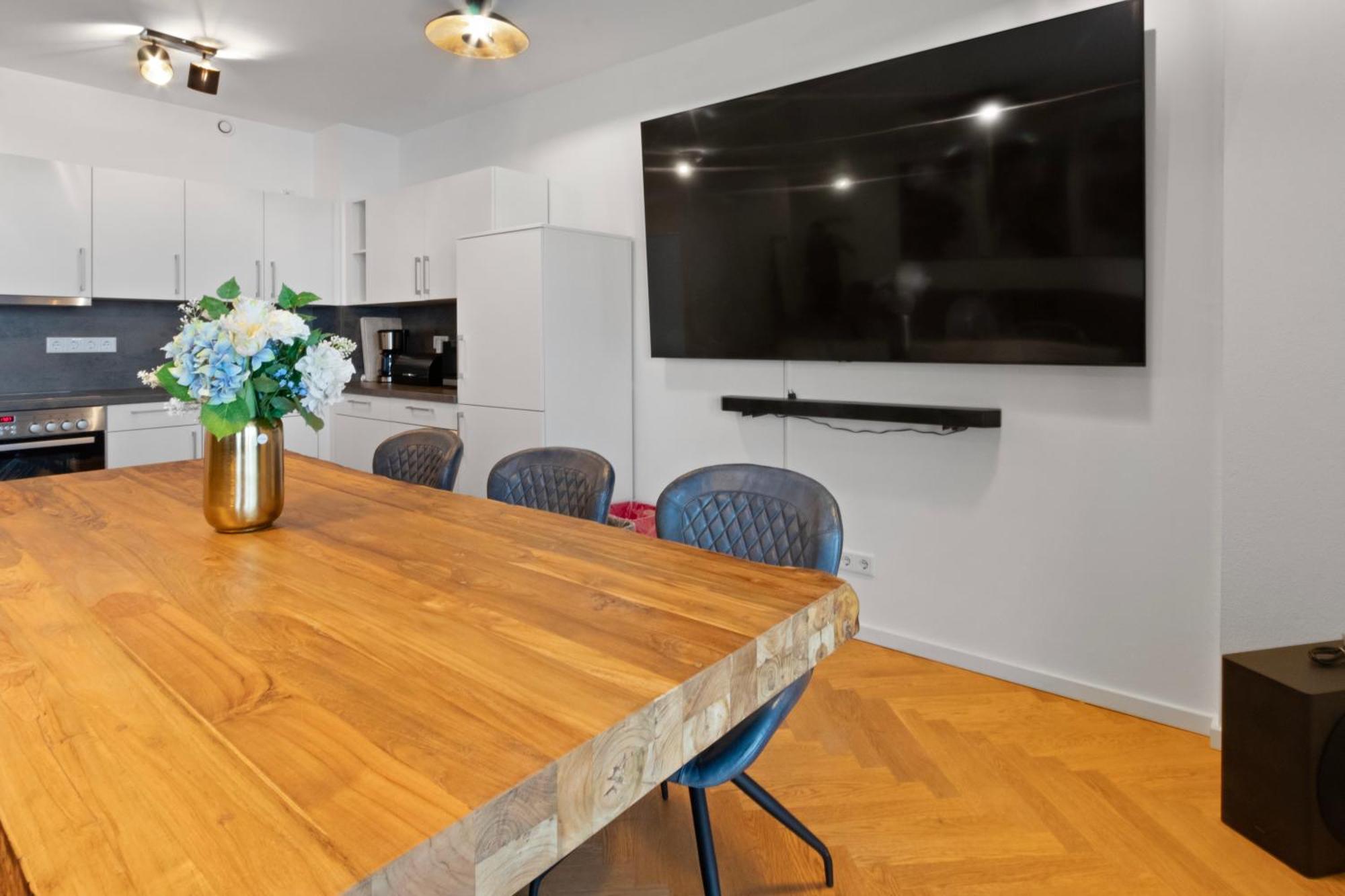Luxuriose 3-zi-wohnung Im Zentrum, Grosser Balkon Apartment Dresden