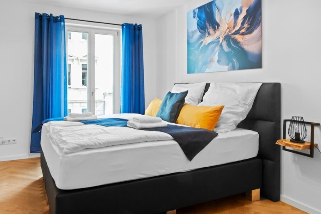 Apartment Luxuriose 3-zi-wohnung Im Zentrum, Grosser Balkon Dresden
